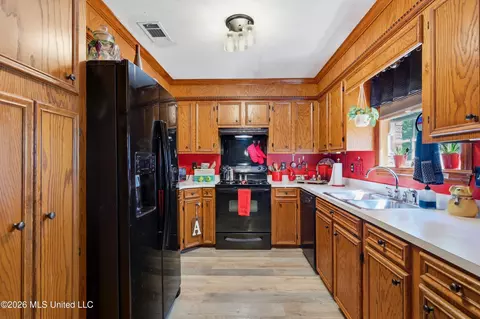 Kitchen - 305 Mockingbird Ln, Madison, MS 39110 photo 1 of 2