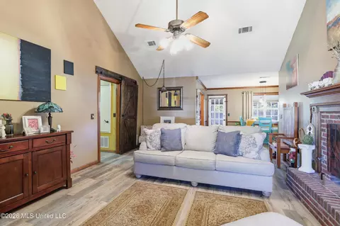 Entry Way - 305 Mockingbird Ln, Madison, MS 39110 photo 1 of 1