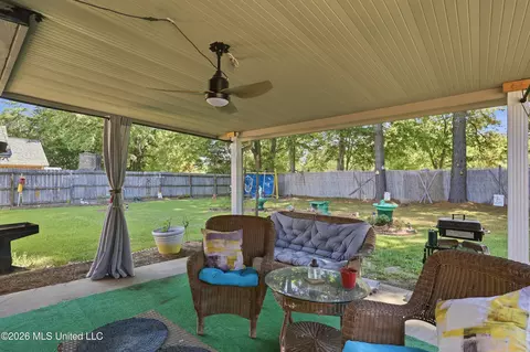 Exterior - 305 Mockingbird Ln, Madison, MS 39110 photo 5 of 10