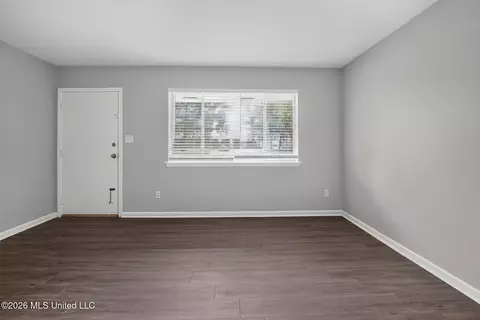 Living - 5305 Keele St, Jackson, MS 39206 photo 2 of 6