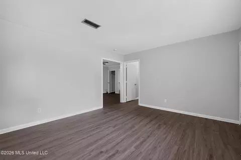 Living - 5305 Keele St, Jackson, MS 39206 photo 4 of 6