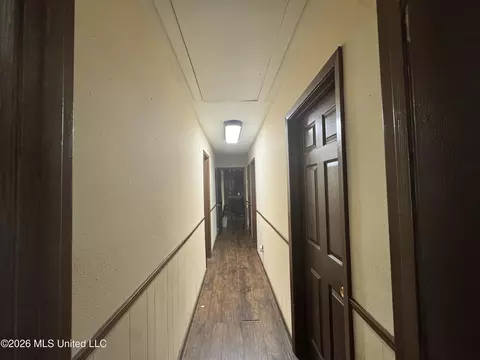 Entry Way - 3918 Forest Lake Dr, Jackson, MS 39212 photo 3 of 3