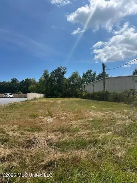 526 Main St, Bay Saint Louis, MS 39520
