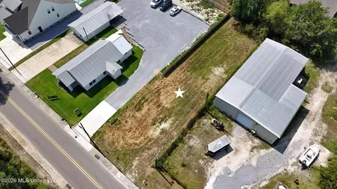 526 Main St, Bay Saint Louis, MS 39520