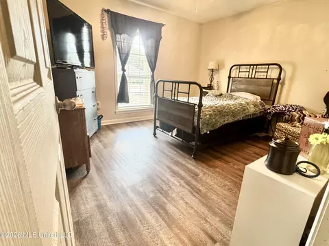 Bedroom - 712 Trip Dr, Brandon, MS 39042 photo 3 of 6