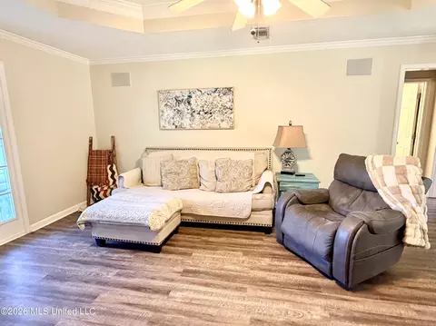 Living - 712 Trip Dr, Brandon, MS 39042 photo 1 of 2