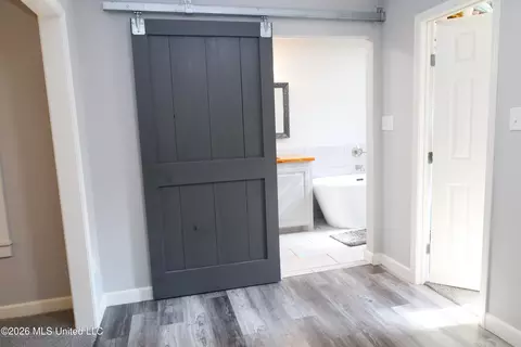 Entry Way - 67 Willowbrook Ln, Brandon, MS 39042 photo 2 of 3