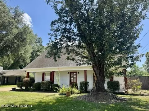 Exterior - 6 Turtle Ln, Natchez, MS 39120 photo 3 of 8