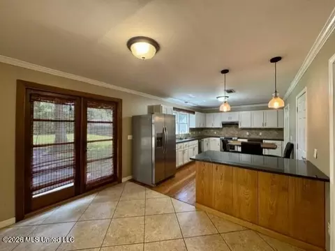 Kitchen - 6 Turtle Ln, Natchez, MS 39120 photo 1 of 5