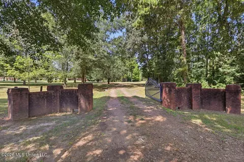 Exterior - 2265 Jack Johnson Rd, Terry, MS 39170 photo 2 of 8