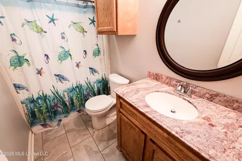 Bath - 486 Mockingbird Cir, Brandon, MS 39047 photo 2 of 2