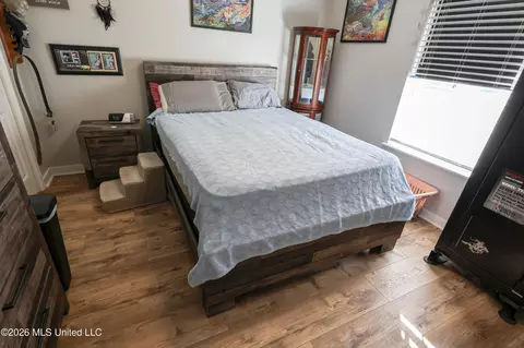 Bedroom - 486 Mockingbird Cir, Brandon, MS 39047 photo 5 of 7