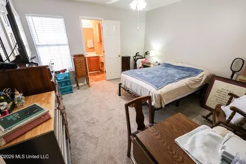 Bedroom - 486 Mockingbird Cir, Brandon, MS 39047 photo 1 of 7