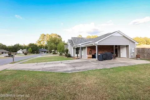 Exterior - 486 Mockingbird Cir, Brandon, MS 39047 photo 4 of 6