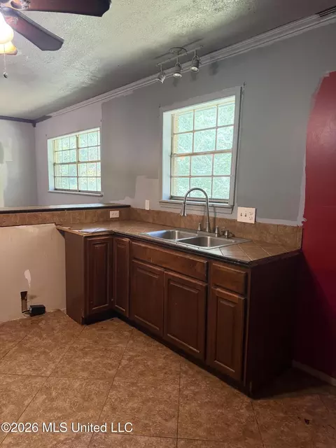 Kitchen - 23339 Saucier Lizana Rd, Saucier, MS 39574 photo 2 of 5