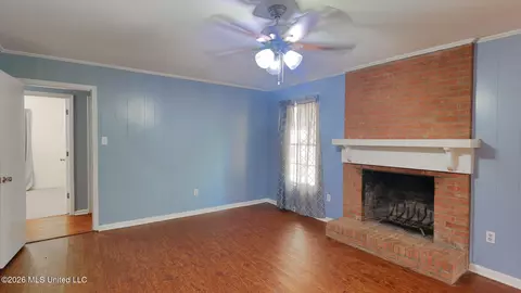 Living - 5154 Sunnyvale Dr, Jackson, MS 39211 photo 5 of 10