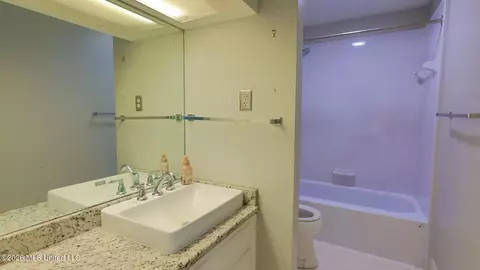 Bath - 5154 Sunnyvale Dr, Jackson, MS 39211 photo 5 of 5