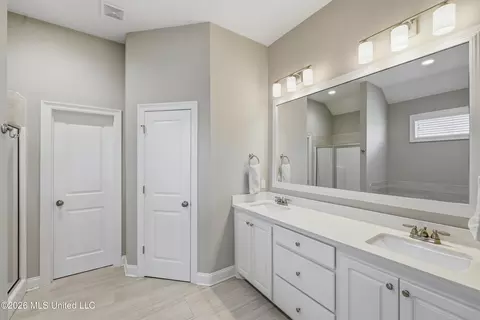 Bath - 521 Carpenter Cv, Madison, MS 39110 photo 1 of 2
