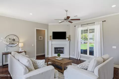 Living - 521 Carpenter Cv, Madison, MS 39110 photo 1 of 1