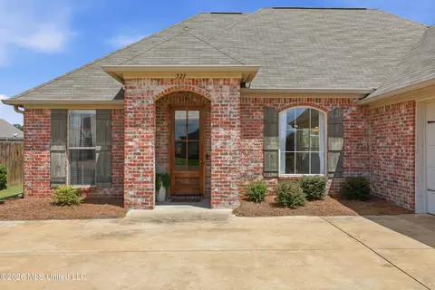 Exterior - 521 Carpenter Cv, Madison, MS 39110 photo 3 of 6
