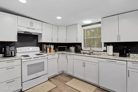 Kitchen - 8 Woods Rd, Wiggins, MS 39577 photo 2 of 2