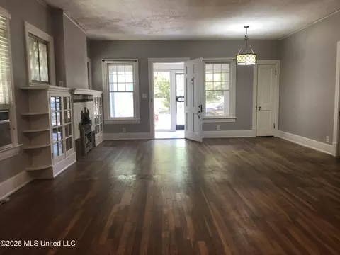 1319 Hazel St, Jackson, MS 39202 photo 2