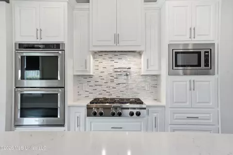 Kitchen - 112 Honours Dr, Madison, MS 39110 photo 3 of 3