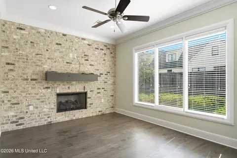 Living - 112 Honours Dr, Madison, MS 39110 photo 2 of 6
