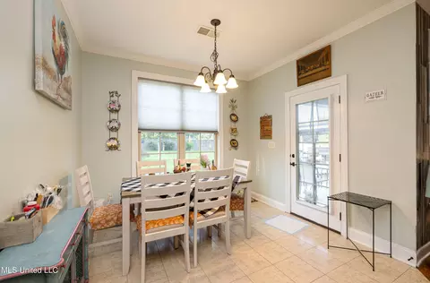 Dining - 1668 Farindale Cv, Nesbit, MS 38651 photo 1 of 1