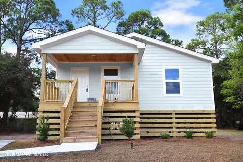 4706 W Bel Meade Ave, Pascagoula, MS 39581