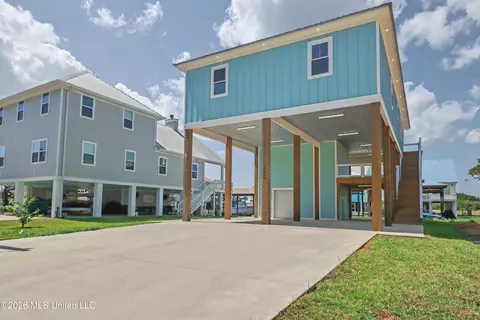 4060 N Sumatra St, Bay Saint Louis, MS 39520