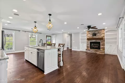 Living - 4308 Mockingbird Rd, Oxford, MS 38655 photo 4 of 4