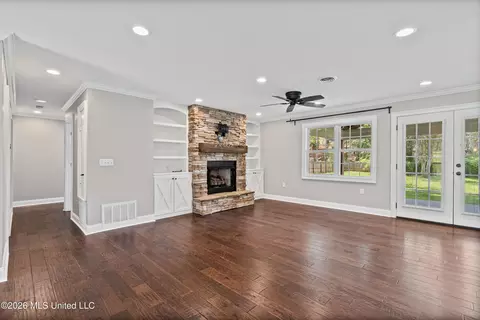 Living - 4308 Mockingbird Rd, Oxford, MS 38655 photo 3 of 4