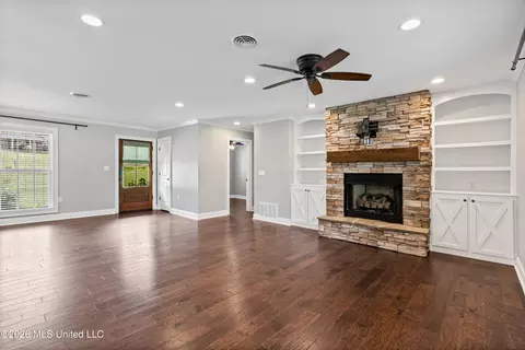 Living - 4308 Mockingbird Rd, Oxford, MS 38655 photo 1 of 4