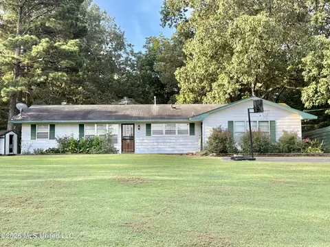 Exterior - 491 S Thunderbird Dr, Hernando, MS 38632 photo 2 of 4