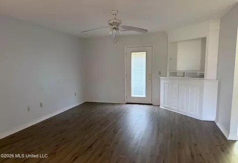 Living - 1107 SE 2nd St, Magee, MS 39111 photo 1 of 5