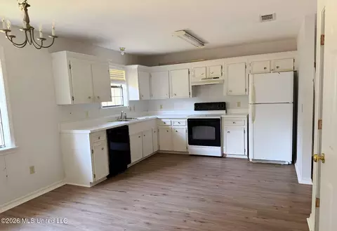 Kitchen - 1107 SE 2nd St, Magee, MS 39111 photo 1 of 2