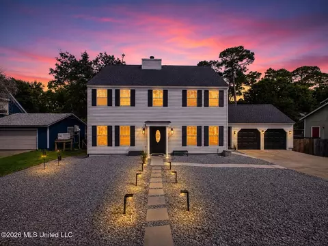 108 Penny Ct, Ocean Springs, MS 39564