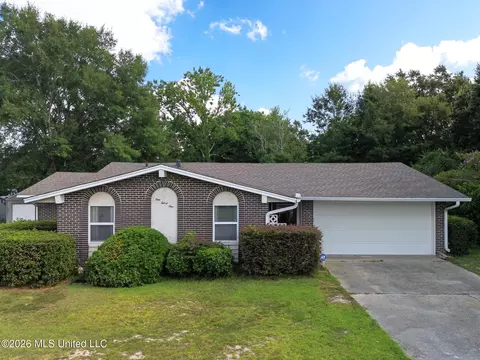 131 Gary St, Gulfport, MS 39503