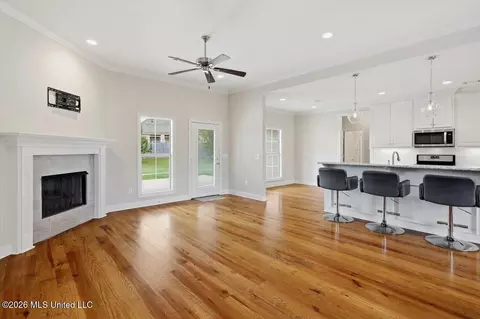 Living - 306 Woodscape Cv, Canton, MS 39046 photo 1 of 4