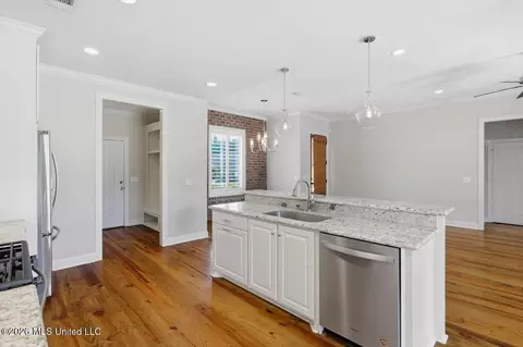 Kitchen - 306 Woodscape Cv, Canton, MS 39046 photo 2 of 3