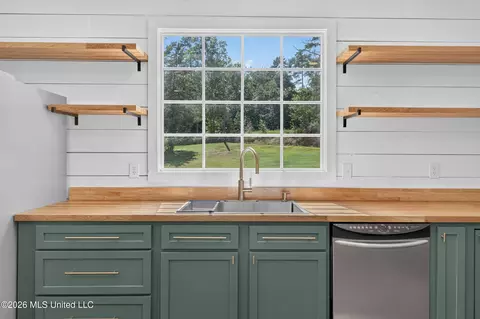 Kitchen - 2881 Cr 424, Ripley, MS 38663 photo 6 of 6