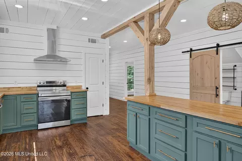 Kitchen - 2881 Cr 424, Ripley, MS 38663 photo 4 of 6
