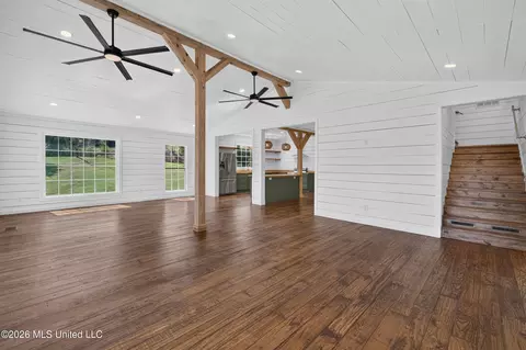 Living - 2881 Cr 424, Ripley, MS 38663 photo 1 of 2
