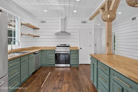 Kitchen - 2881 Cr 424, Ripley, MS 38663 photo 1 of 6