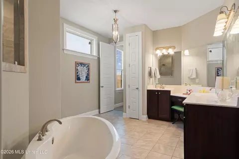 Bath - 3158 Mckenna Way, Hernando, MS 38632 photo 2 of 4