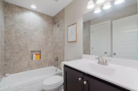 Bath - 3158 Mckenna Way, Hernando, MS 38632 photo 4 of 4