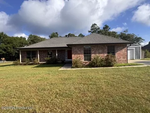 4 W Deerwood Dr, Perkinston, MS 39573
