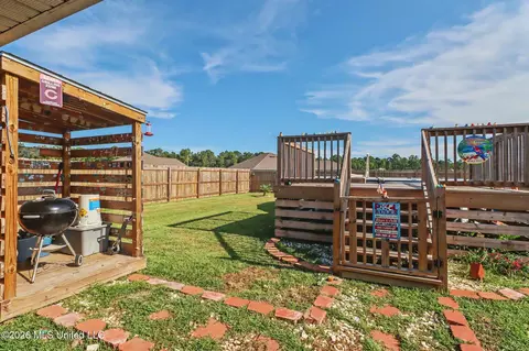 Exterior - 1059 Enclave Cir, Long Beach, MS 39560 photo 2 of 3