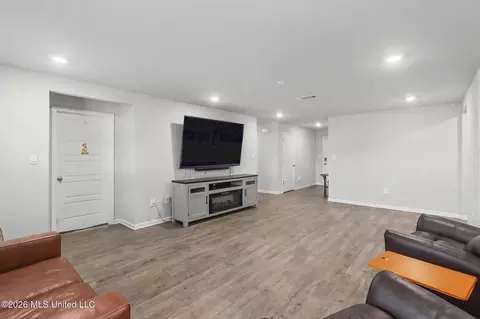 Entry Way - 1059 Enclave Cir, Long Beach, MS 39560 photo 1 of 1